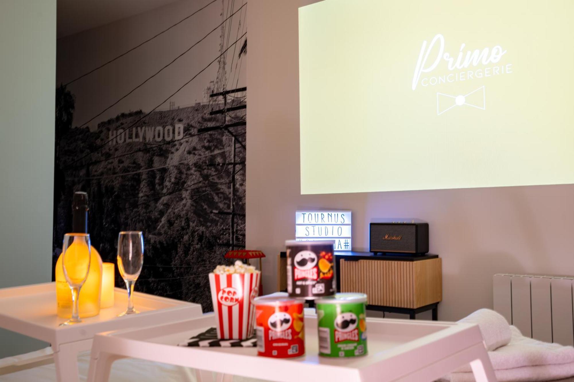 Food And Chill - Deux Appartements Hypercentre - 1 Theme Cinema - By Primo C0Nciergerie Tournus Exterior foto